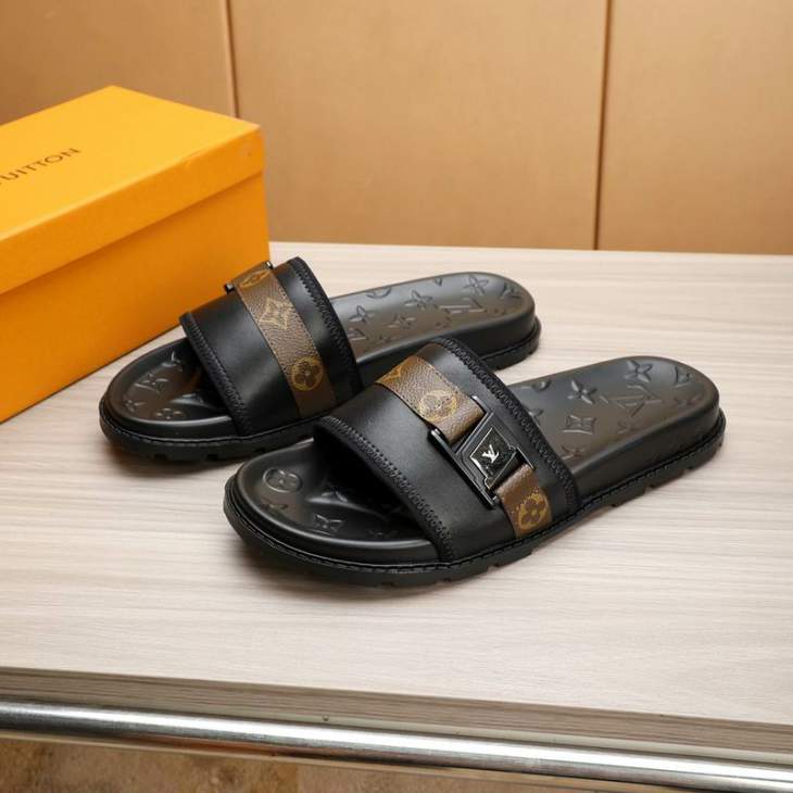 Picture of Louis Vuitton Slippers _SKULVsz38-46jyh0717779
